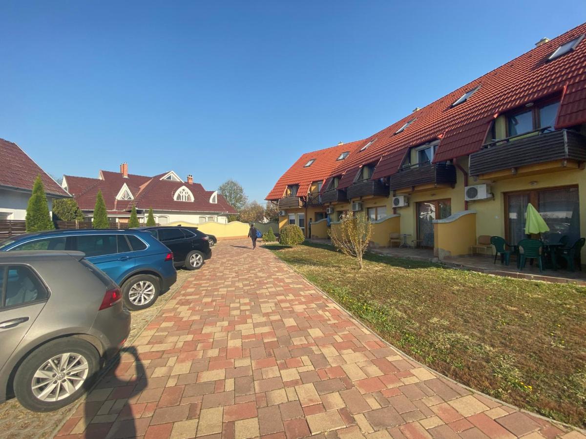 久洛Mimi Apartman公寓 外观 照片